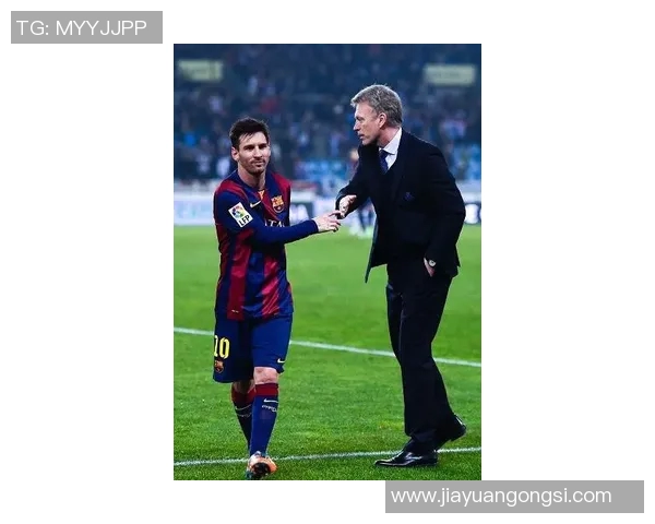 20位足球明星与伴侣的爱情故事揭示了运动员背后的温暖与支持