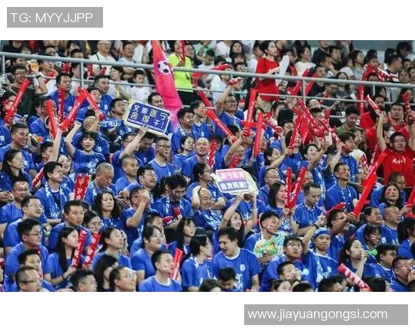 80后足球明星告别赛场回顾青春岁月与辉煌成就