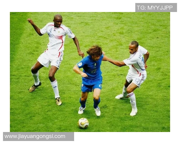 全球足球巨星奢华豪宅揭秘探访他们的梦想家园与生活方式