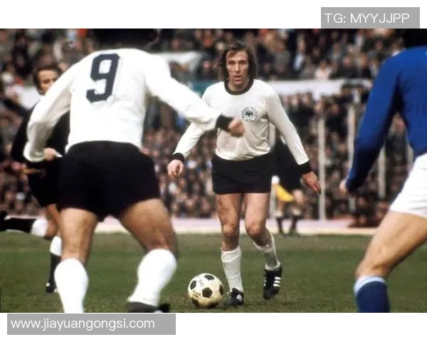 德国足球明星的璀璨星空与他们的传奇故事解析 德国足球明星的璀璨星空与他们的传奇故事解析